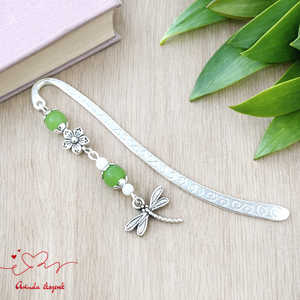 Szitakötő charm könyvjelző óvónéninek évzáróra � zöld gyöngyökkel, Könyv & Zene, Könyvjelző, Ékszerkészítés, Gyöngyfűzés, gyöngyhímzés, MESKA