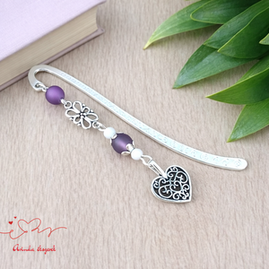 Szív charm könyvjelző pedagógusnapra � lila gyöngyökkel, Könyv & Zene, Könyvjelző, Ékszerkészítés, Gyöngyfűzés, gyöngyhímzés, MESKA