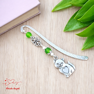 Cicás könyvjelző zöld gyöngyökkel � kézzel készült ajándék állatbarátoknak, macskakedvelőknek névnapra, születésnapra, Könyv & Zene, Könyvjelző, Ékszerkészítés, Gyöngyfűzés, gyöngyhímzés, MESKA