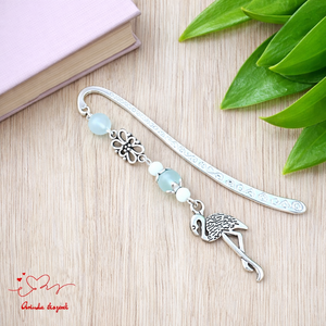 Világoskék flamingós könyvjelző � egyedi, kézműves ajándék olvasóknak, Könyv & Zene, Könyvjelző, Ékszerkészítés, Gyöngyfűzés, gyöngyhímzés, MESKA