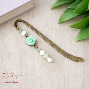 Menta rózsás könyvjelző - Anyák napi apró figyelmesség #68, Könyv & Zene, Könyvjelző, Ékszerkészítés, Gyöngyfűzés, gyöngyhímzés, MESKA