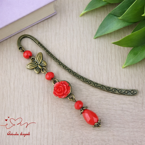 Piros rózsás könyvjelző - Anyák napi apró figyelmesség #61, Könyv & Zene, Könyvjelző, Ékszerkészítés, Gyöngyfűzés, gyöngyhímzés, MESKA