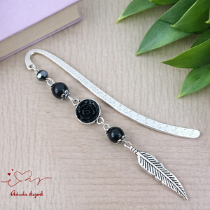 Fekete rózsás könyvjelző - Anyák napi apró figyelmesség #82, Könyv & Zene, Könyvjelző, Ékszerkészítés, Gyöngyfűzés, gyöngyhímzés, MESKA