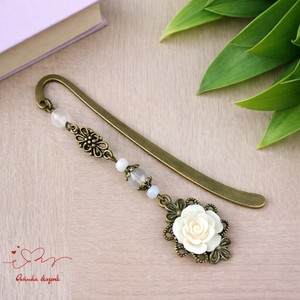 Rózsaszín rózsás könyvjelző - Anyák napi apró figyelmesség #31, Könyv & Zene, Könyvjelző, Ékszerkészítés, Gyöngyfűzés, gyöngyhímzés, MESKA