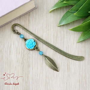 Világoskék rózsás könyvjelző - Anyák napi apró figyelmesség #10, Könyv & Zene, Könyvjelző, Ékszerkészítés, Gyöngyfűzés, gyöngyhímzés, MESKA