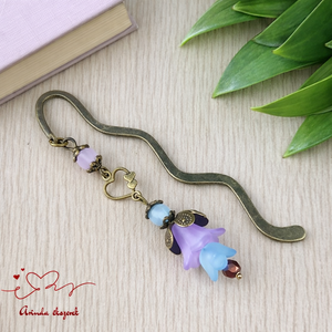 Lila-kék virágos könyvjelző, Könyv & Zene, Könyvjelző, Ékszerkészítés, Gyöngyfűzés, gyöngyhímzés, MESKA