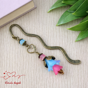 Türkiz-pink virágos könyvjelző, Könyv & Zene, Könyvjelző, Ékszerkészítés, Gyöngyfűzés, gyöngyhímzés, MESKA