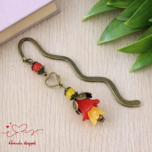 Piros-sárga virágos könyvjelző, Könyv & Zene, Könyvjelző, Ékszerkészítés, Gyöngyfűzés, gyöngyhímzés, MESKA