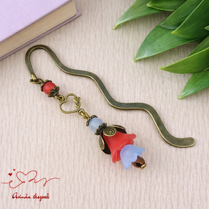 Piros-kék virágos könyvjelző, Könyv & Zene, Könyvjelző, Ékszerkészítés, Gyöngyfűzés, gyöngyhímzés, MESKA