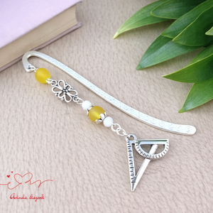 Vonalzó könyvjelző � sárga gyöngyökkel, kézzel készült tanári ajándék, Könyv & Zene, Könyvjelző, Ékszerkészítés, Gyöngyfűzés, gyöngyhímzés, MESKA