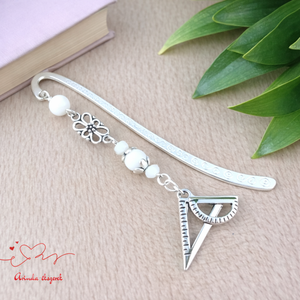 Vonalzó könyvjelző � fehér gyöngyökkel, kézzel készült tanári ajándék, Könyv & Zene, Könyvjelző, Ékszerkészítés, Gyöngyfűzés, gyöngyhímzés, MESKA