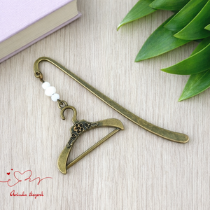 Vállfa medálos könyvjelző � bronz színű, kézzel készült, Könyv & Zene, Könyvjelző, Ékszerkészítés, Gyöngyfűzés, gyöngyhímzés, MESKA