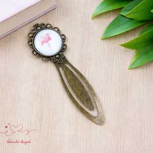 Flamingó mintás üveglencsés könyvjelző � vidám, nőies ajándék olvasóknak, Könyv & Zene, Könyvjelző, Ékszerkészítés, Gyöngyfűzés, gyöngyhímzés, MESKA