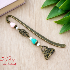 Táska charm könyvjelző � nőies, kézzel készült ajándék, Könyv & Zene, Könyvjelző, Ékszerkészítés, Gyöngyfűzés, gyöngyhímzés, MESKA