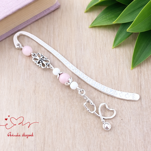 Sztetoszkóp charm könyvjelző � rózsaszín gyöngyökkel, egészségügyi dolgozóknak, Könyv & Zene, Könyvjelző, Ékszerkészítés, Gyöngyfűzés, gyöngyhímzés, MESKA