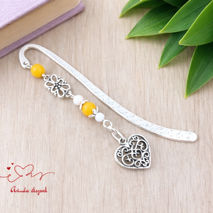 Szív charm könyvjelző pedagógusnapra � citromsárga gyöngyökkel, Könyv & Zene, Könyvjelző, Ékszerkészítés, Gyöngyfűzés, gyöngyhímzés, MESKA