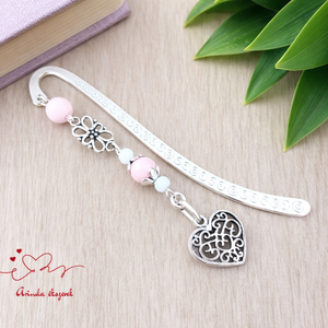 Szív charm könyvjelző pedagógusnapra � rózsaszín gyöngyökkel, Könyv & Zene, Könyvjelző, Ékszerkészítés, Gyöngyfűzés, gyöngyhímzés, MESKA