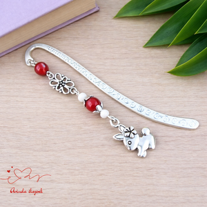 Piros nyuszis könyvjelző � óvónéninek és dadusnak év végi köszönőajándék, Könyv & Zene, Könyvjelző, Ékszerkészítés, Gyöngyfűzés, gyöngyhímzés, MESKA