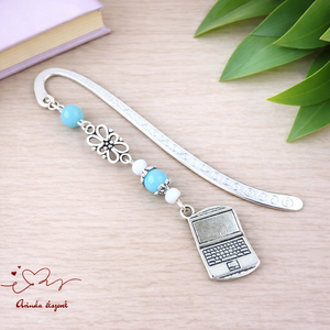 Világoskék laptop könyvjelző � kézzel készült ajándék tanárnak, pedagógusnak, Könyv & Zene, Könyvjelző, Ékszerkészítés, Gyöngyfűzés, gyöngyhímzés, MESKA