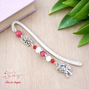 Piros kutyás könyvjelző � egyedi, kézműves ajándék kutyabarátoknak, Könyv & Zene, Könyvjelző, Ékszerkészítés, Gyöngyfűzés, gyöngyhímzés, MESKA