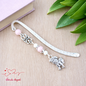 Rózsaszín kutyás könyvjelző � egyedi, kézműves ajándék kutyabarátoknak, Könyv & Zene, Könyvjelző, Ékszerkészítés, Gyöngyfűzés, gyöngyhímzés, MESKA