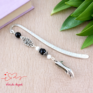 Fekete körömcipős könyvjelző � elegáns, kézműves ajándék nőknek, Könyv & Zene, Könyvjelző, Ékszerkészítés, Gyöngyfűzés, gyöngyhímzés, MESKA