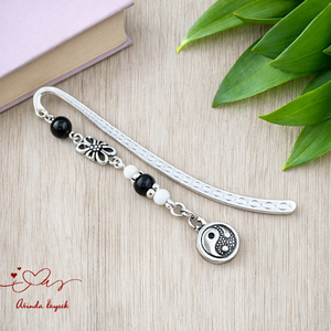 Fekete�fehér jin-jang könyvjelző � egyedi, kézműves ajándék olvasóknak, Könyv & Zene, Könyvjelző, Ékszerkészítés, Gyöngyfűzés, gyöngyhímzés, MESKA