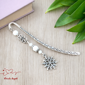 Fehér hópehely könyvjelző � karácsonyi kézműves ajándék olvasóknak, Könyv & Zene, Könyvjelző, Ékszerkészítés, Gyöngyfűzés, gyöngyhímzés, MESKA