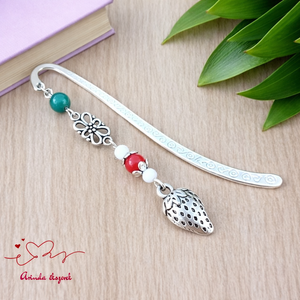 Eper medálos könyvjelző � kedves, természetes ajándék, Könyv & Zene, Könyvjelző, Ékszerkészítés, Gyöngyfűzés, gyöngyhímzés, MESKA