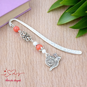 Csiga medálos könyvjelző � vidám, szerethető ajándék, Könyv & Zene, Könyvjelző, Ékszerkészítés, Gyöngyfűzés, gyöngyhímzés, MESKA