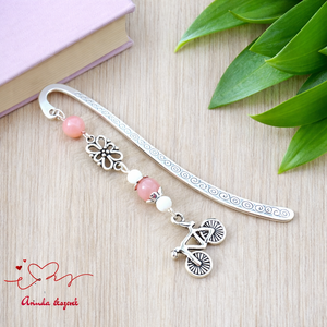 Biciklis könyvjelző � sportos, természetkedvelő ajándék szülinapra, névnapra rózsaszín gyöngyökkel, Könyv & Zene, Könyvjelző, Ékszerkészítés, Gyöngyfűzés, gyöngyhímzés, MESKA