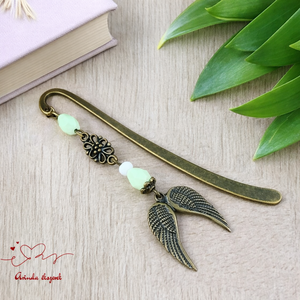 Dupla angyalszárny könyvjelző zöld gyöngyökkel - meghitt karácsonyi ajándék könyvszeretőknek, Könyv & Zene, Könyvjelző, Ékszerkészítés, Gyöngyfűzés, gyöngyhímzés, MESKA