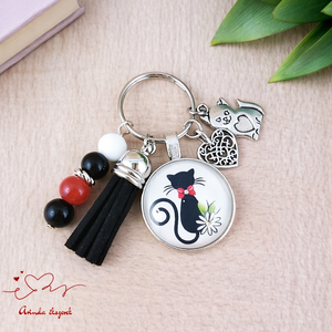 Cicás üveglencsés kulcstartó fekete bojttal � ajándék macskarajongóknak - Meska.hu