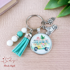 Vintage kisbuszos üveglencsés kulcstartó zöld bojttal � utazás kedvelőknek - Meska.hu