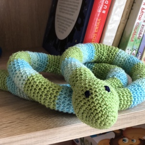 Horgolt 1 méteres csíkos kígyó - játék & sport - plüssállat & játékfigura - más figura - Meska.hu