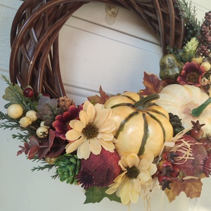 Őszi ajtódísz, tökkel és selyem virágokkal  - otthon & életmód - dekoráció - ajtó- és ablak dekoráció - ajtódísz & kopogtató - Meska.hu Őszi ajtódísz, tökkel és selyem virágokkal  - otthon & életmód - dekoráció - ajtó- és ablak dekoráció - ajtódísz & kopogtató - Meska.hu