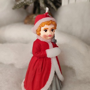 Kézműves karácsonyi gyertyák,  retro lány télikabátban - karácsony - karácsonyi lakásdekoráció - karácsonyi illatgyertya, mécses - Meska.hu  Kézműves karácsonyi gyertyák,  retro lány télikabátban - karácsony - karácsonyi lakásdekoráció - karácsonyi illatgyertya, mécses - Meska.hu