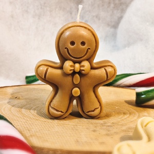 Kézműves gyertya, mézeskalács ember - karácsony - karácsonyi lakásdekoráció - karácsonyi illatgyertya, mécses - Meska.hu  Kézműves gyertya, mézeskalács ember - karácsony - karácsonyi lakásdekoráció - karácsonyi illatgyertya, mécses - Meska.hu