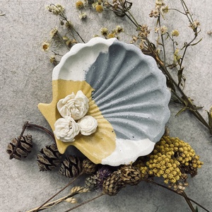 Beton ékszertartó - kagyló forma - otthon & életmód - dekoráció - asztal és polc dekoráció - dekorációs tál, tartó - Meska.hu