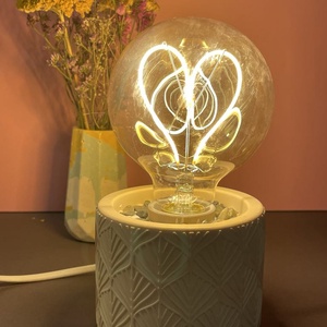 Jesmonite asztali lámpa - foszforeszkáló alappal, Otthon & Életmód, Lámpa, Asztali lámpa, Mindenmás, MESKA