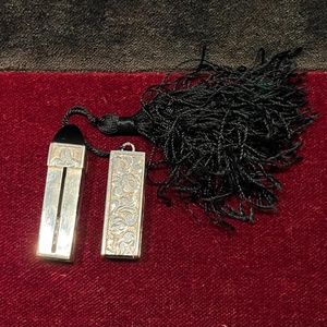 Art Deco finom ezüst rúzstartó bojttal  gravírozott virágdíszítéssel, 19201930-as évek - szépségápolás - arcápolás - smink kellék - Meska.hu