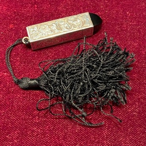 Art Deco finom ezüst rúzstartó bojttal  gravírozott virágdíszítéssel, 19201930-as évek - Meska.hu