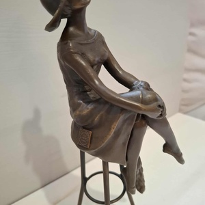 Art Deco bronzpatinás szobor D.H. Chiparus szignóval, Art Bronze Qualité France jelzéssel - művészet - szobor - fém - Meska.hu