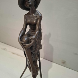 Art Deco bronzpatinás szobor D.H. Chiparus szignóval, Art Bronze Qualité France jelzéssel - művészet - szobor - fém - Meska.hu