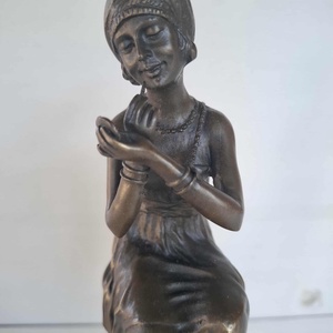 Art Deco bronzpatinás szobor nőalak  D.H. Chiparus szignóval - művészet - szobor - fém - Meska.hu