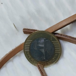 Valodi  VASTAG hasított bőrszál barna szinü - kellékek & szerszámok - rövidáru - fonal, cérna - bőr szál - Meska.hu