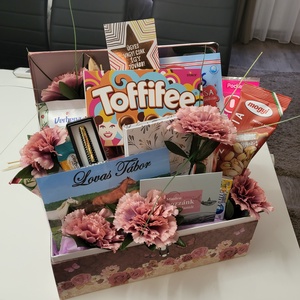 Édesség ajándék box - élelmiszer - gourmet ajándékcsomag - Meska.hu