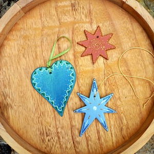 karton papír csillag és szív dekoráció díszdobozban - kellékek & szerszámok - dekorációs kellékek - figurák - Meska.hu