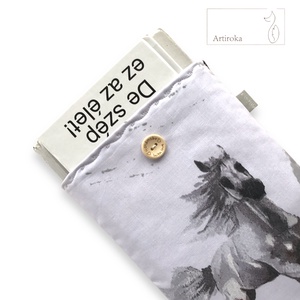 Ló mintás könyvtok gombos zárral , Könyv & Zene, Könyvtok, Varrás, Hímzés, MESKA