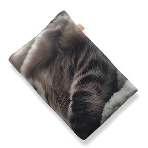 Könyvtok, pihenő cica mintával, gombos zárral - Artiroka - könyv & zene - könyvtok - Meska.hu